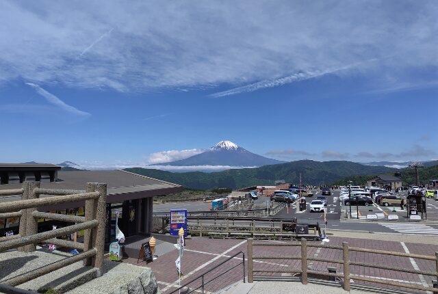 見晴台から見える綺麗な富士山の景色