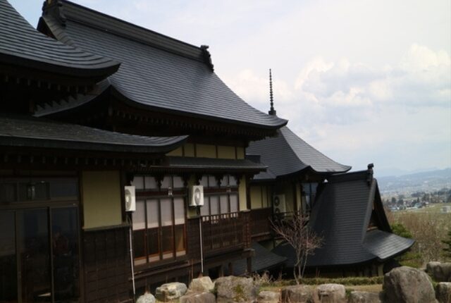 松林閣の外観