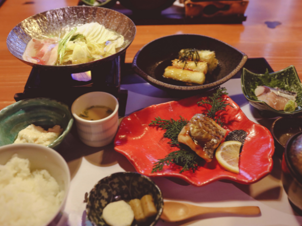 美味しそうな旅館の夕食